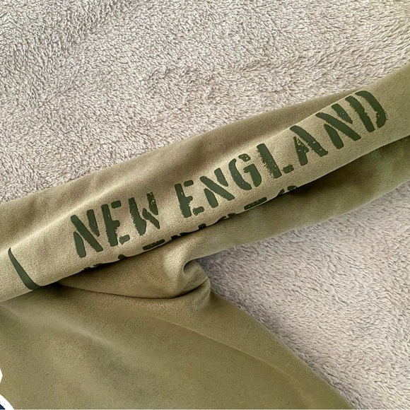 Patriots Salute to Service hooded sweatshirt - Picture 6 of 7